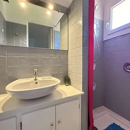 Sm075-034 Sainte Maxime Semaphore De T4 Avec Piscine Terrasse